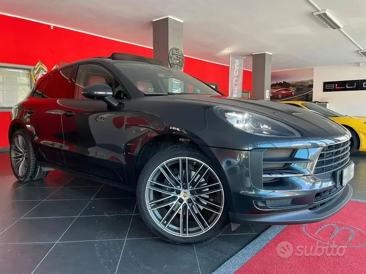 Usata Porsche Macan 250 CV (183 kW) 2021 Grigio SUV