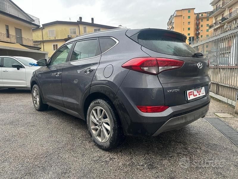 Usata Hyundai Tucson Comfort 136 CV (100 kW) 2015 Grigio SUV