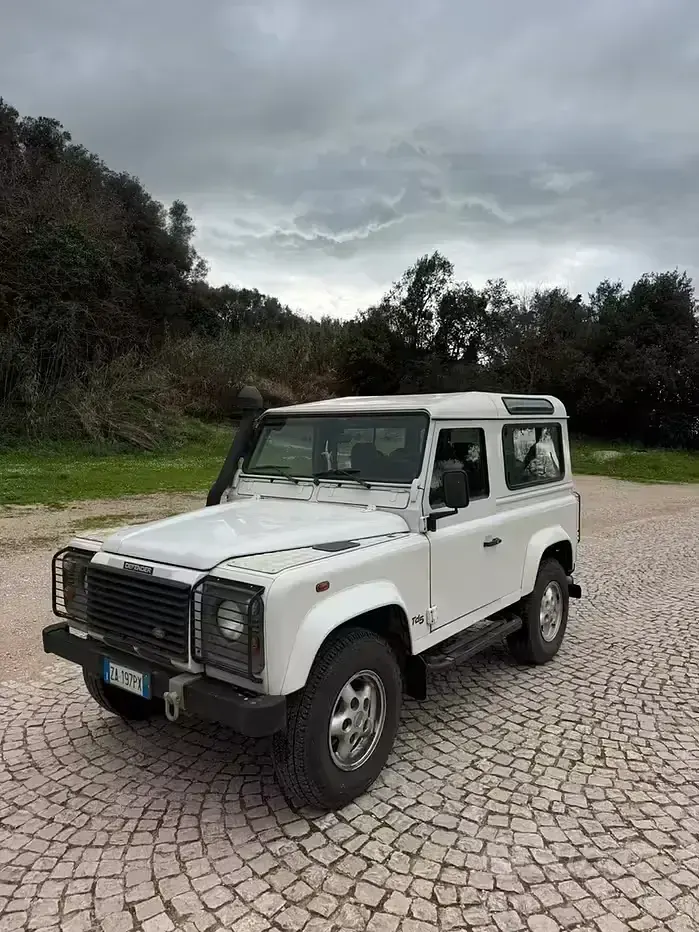 Usata Land Rover Defender 122 CV (89 kW) 2002 Bianco Station wagon