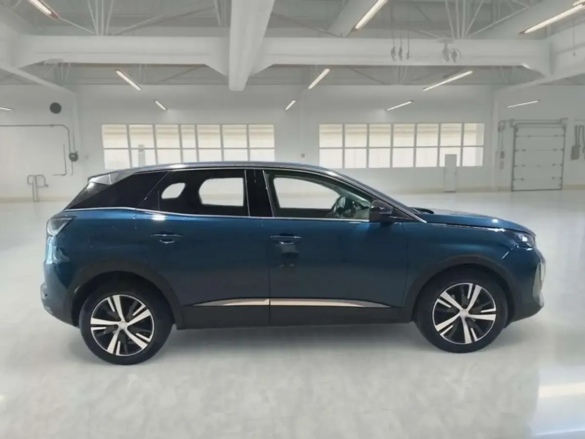Usata Peugeot 3008 Allure 131 CV (96 kW) 2022 Blu SUV