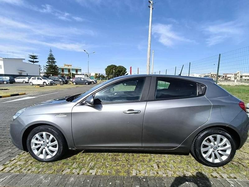 Usata Alfa Romeo Giulietta Super 120 CV (88 kW) 2017 Grigio Utilitaria