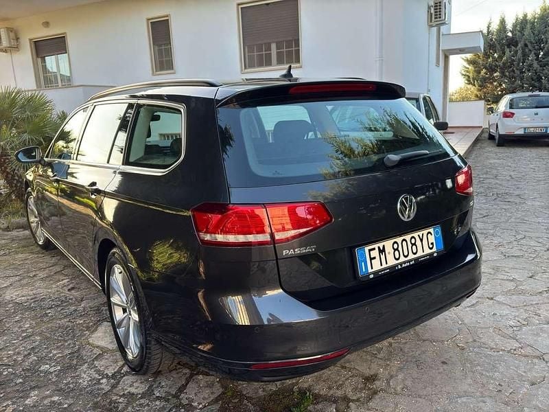 Usata VW Passat Business 120 CV (88 kW) 2017 Grigio Station wagon