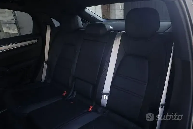 Usata Porsche Cayenne Platinum Edition 340 CV (250 kW) 2022 Nero SUV