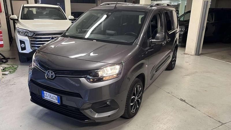 Usata Toyota Proace City City 102 CV (75 kW) 2021 Grigio Monovolume
