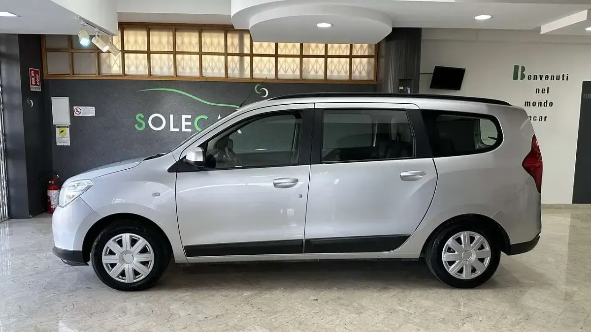 Usata Dacia Lodgy Ambiance 90 CV (66 kW) 2012 Silver metal Monovolume
