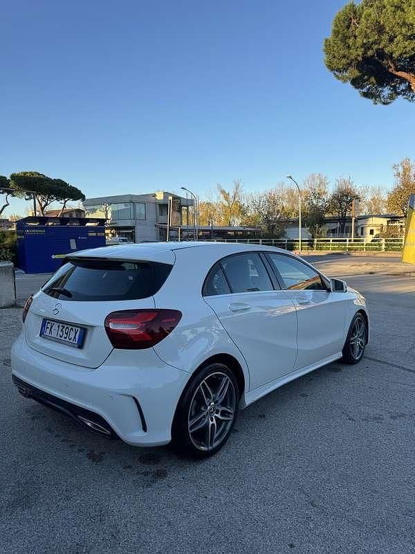 Usata Mercedes A180 Premium 109 CV (80 kW) 2017 Berlina