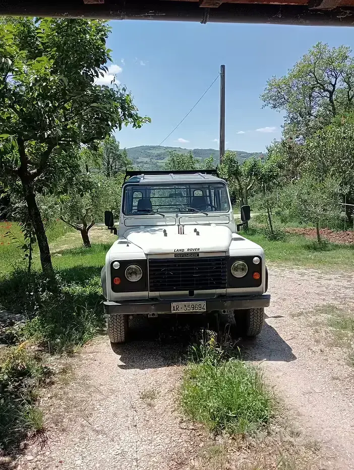 Usata Land Rover Defender 68 CV (50 kW) 1988 Bianco SUV