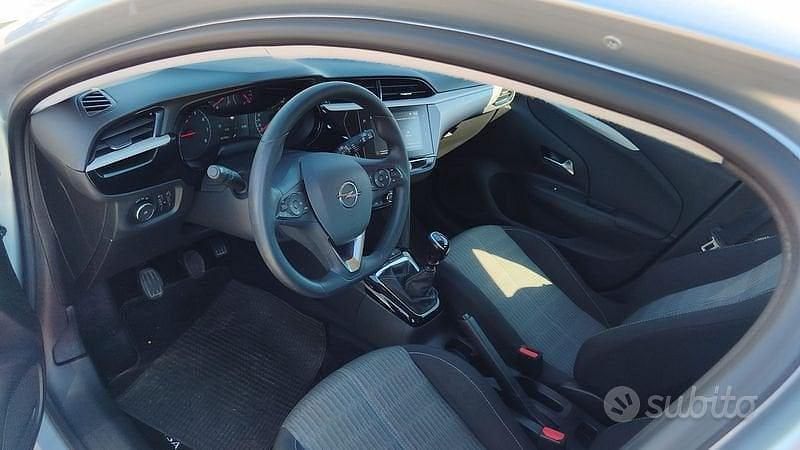 Usata Opel Corsa Edition 102 CV (75 kW) 2022 Grigio Utilitaria