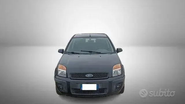 Usata Ford Fusion 80 CV (58 kW) 2008 Grigio Utilitaria