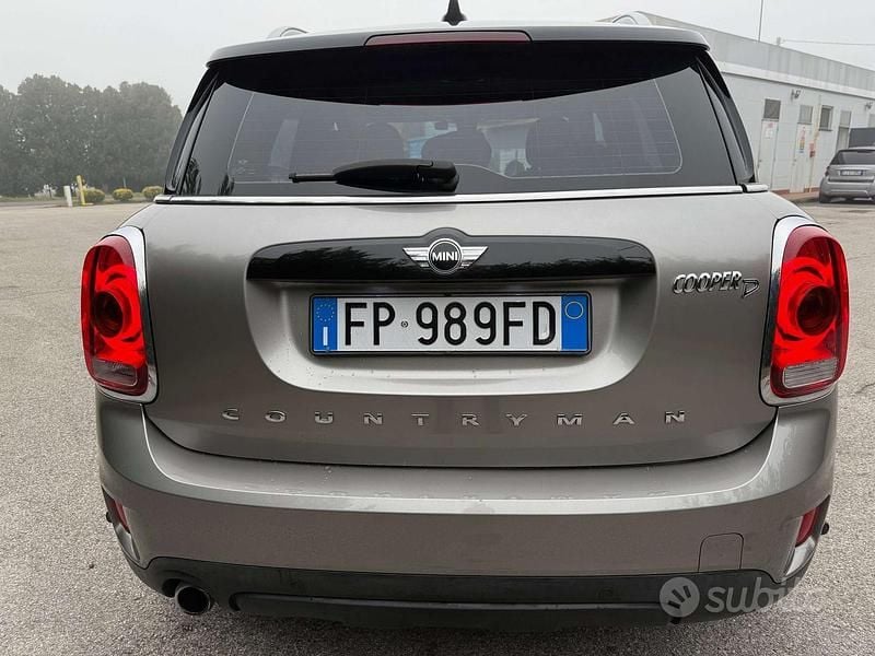 Begagnad Mini Cooper D Countryman Hype 150 HK (110 kW) 2018 Grå SUV