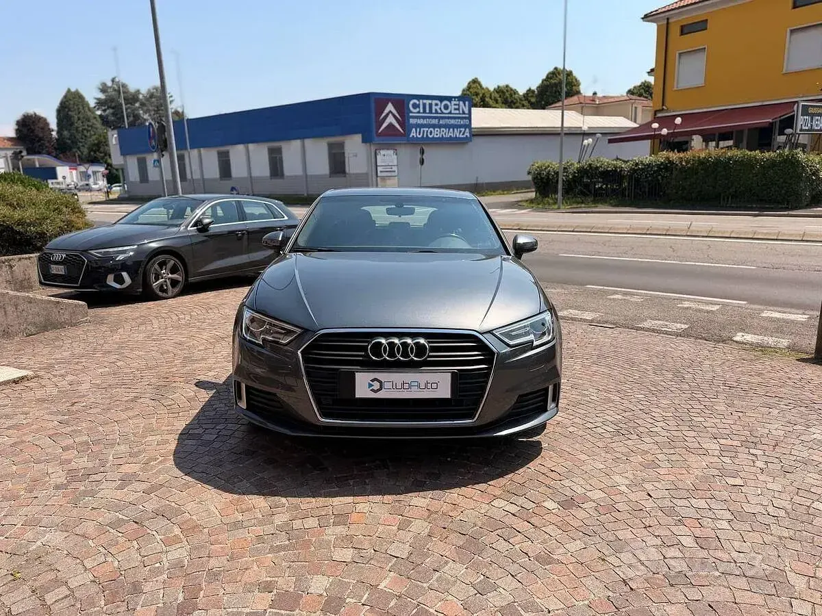 Usata Audi A3 Business 116 CV (85 kW) 2018 Grigio Berlina