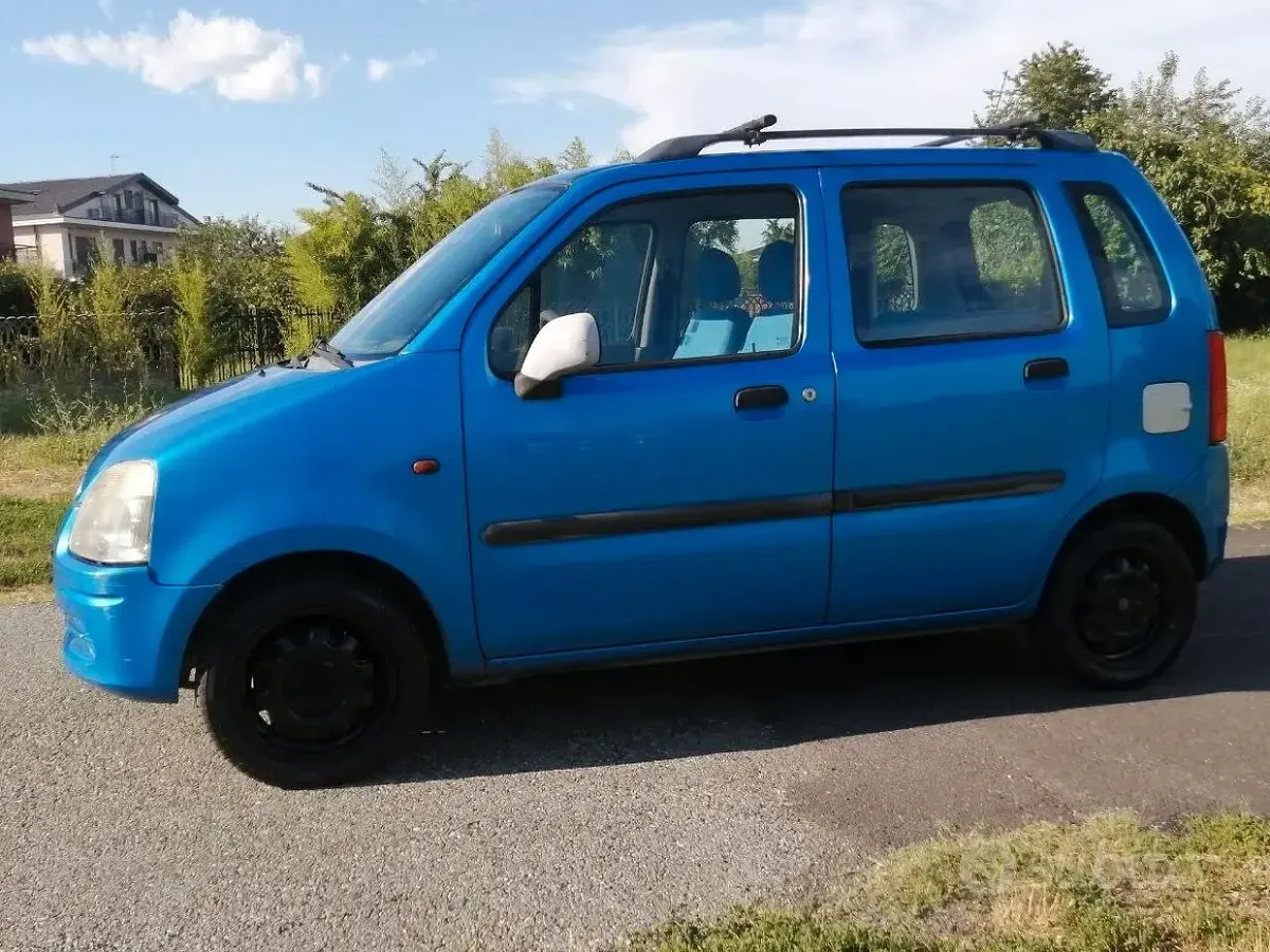 Usata Opel Agila Color Edition 75 CV (55 kW) 2002 Bluazzurro Monovolume