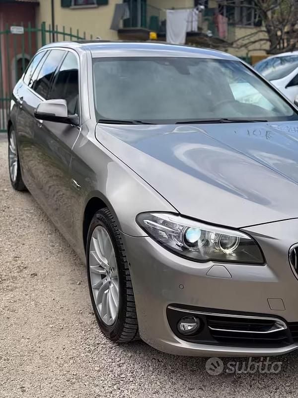 Usata BMW 530 Luxury Line 258 CV (189 kW) 2016 Grigio Station wagon