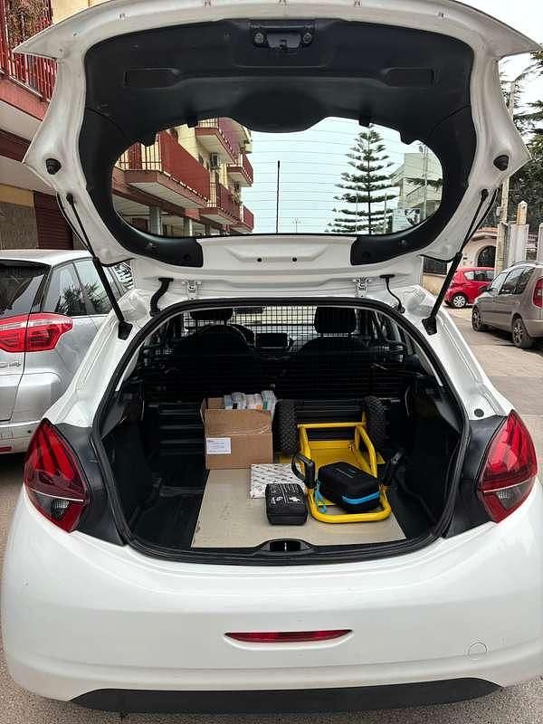 Usata Peugeot 208 Active 75 CV (55 kW) 2018 Utilitaria