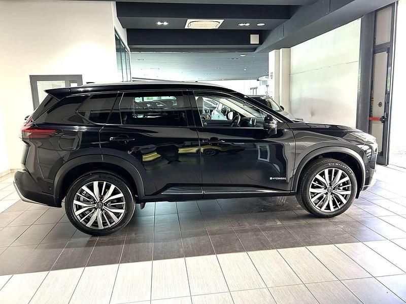 Nuova Nissan X-Trail Executive 204 CV (150 kW) 2026 Diamond black SUV