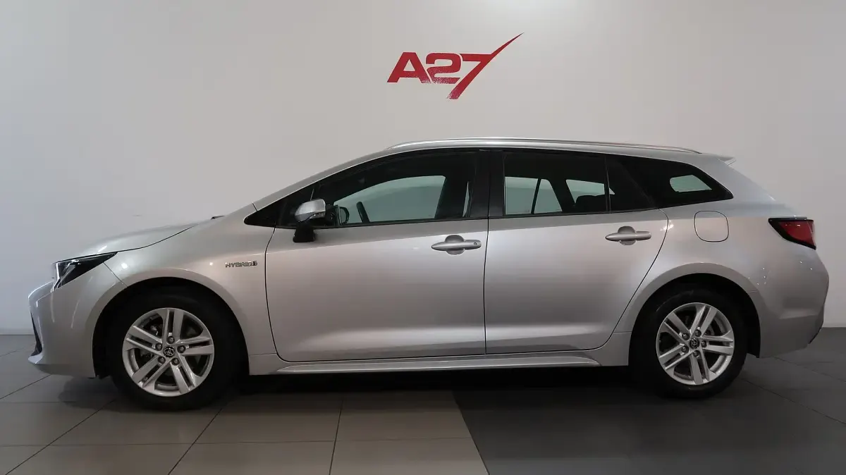 Usata Toyota Corolla Style 122 CV (89 kW) 2021 Argento Station wagon
