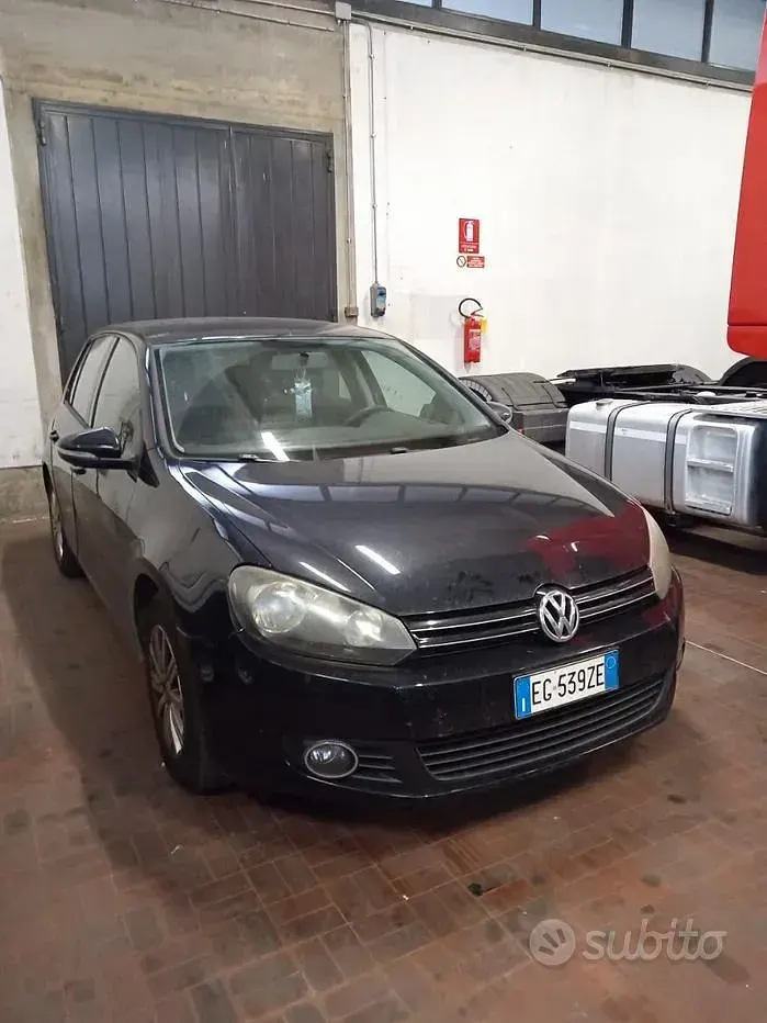 Usata VW Golf VI 105 CV (77 kW) 2011 Nero Utilitaria