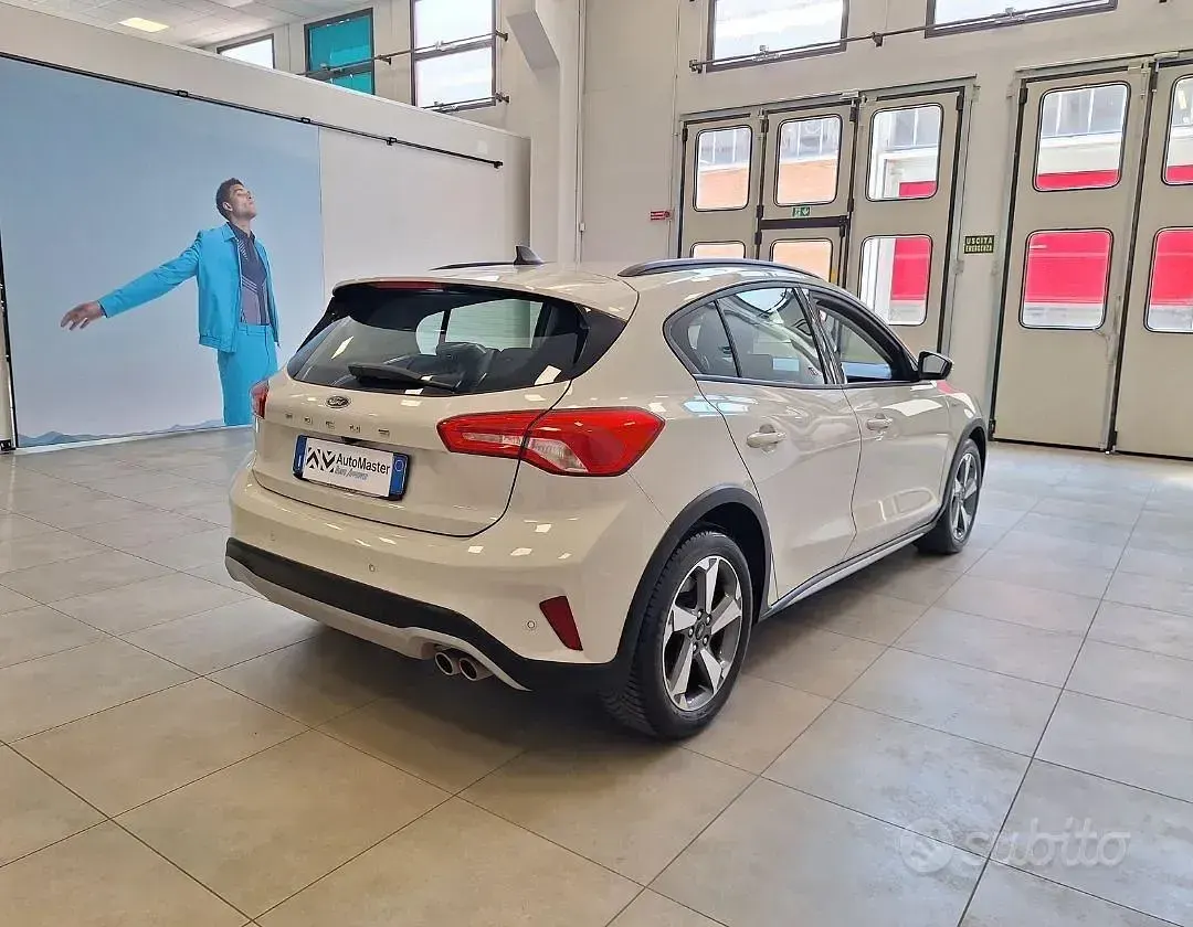 Usata Ford Focus Active 125 CV (91 kW) 2020 Bianco SUV