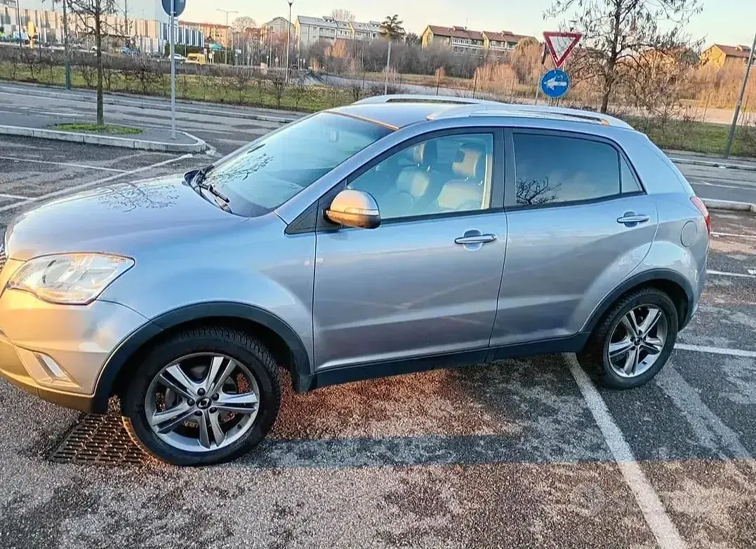 Usata SsangYong Korando 175 CV (128 kW) 2014 Grigio SUV