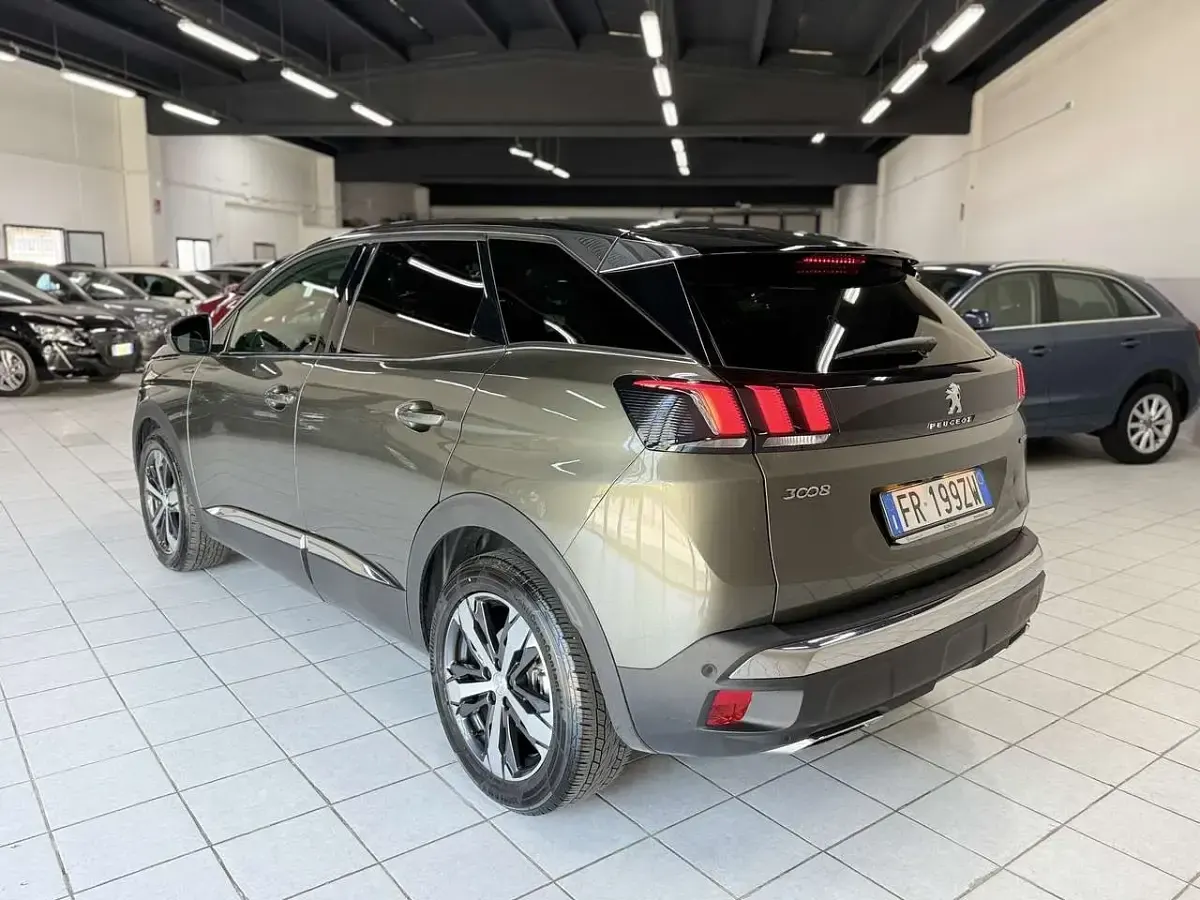 Usata Peugeot 3008 Allure GT-Line 131 CV (96 kW) 2018 Bronzo SUV