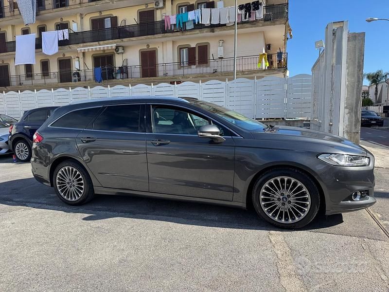 Usata Ford Mondeo Titanium 150 CV (110 kW) 2014 Grigio Station wagon