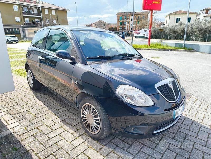 Usata Lancia Ypsilon 75 CV (55 kW) 2009 Nero Utilitaria