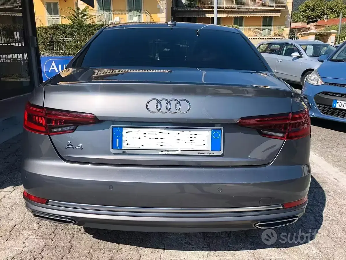 Usata Audi A4 122 CV (89 kW) 2019 Grigio Berlina
