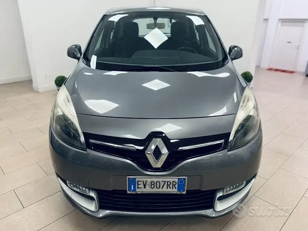 Usata Renault Scénic III 110 CV (80 kW) 2014 Grigio Monovolume