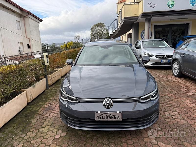 Usata VW Golf VII Life 116 CV (85 kW) 2021 Grigio Utilitaria