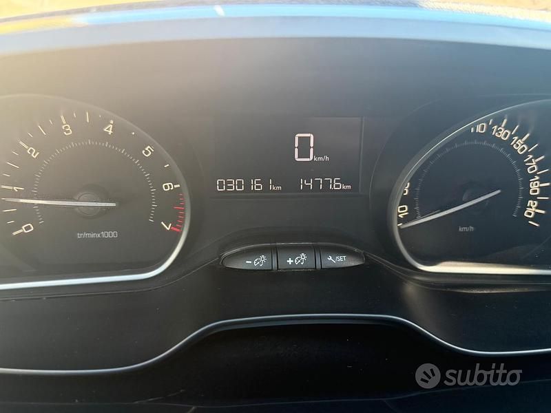 Usata Peugeot 208 Active 82 CV (60 kW) 2017 Grigio Utilitaria