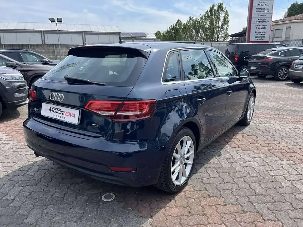 Usata Audi A3 Business 110 CV (80 kW) 2016 Blu Berlina