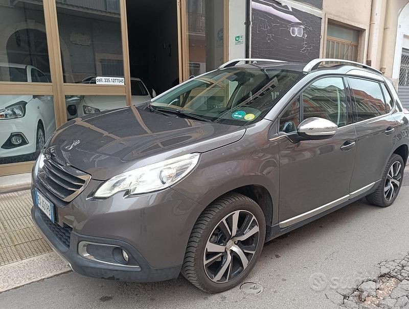 Usata Peugeot 2008 Allure 92 CV (67 kW) 2015 Grigio SUV