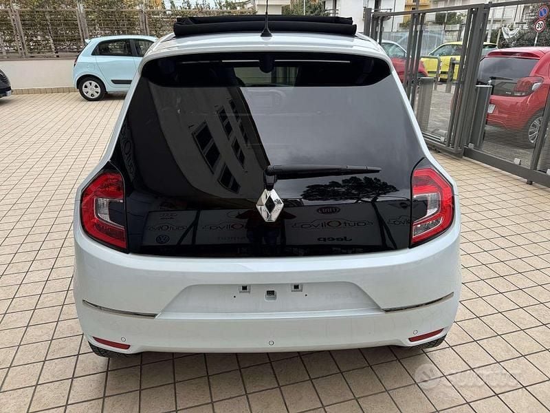 Usata Renault Twingo SE 69 CV (50 kW) 2020 Grigio Utilitaria