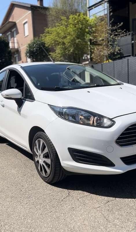 Usata Ford Fiesta 60 CV (44 kW) 2015 Berlina