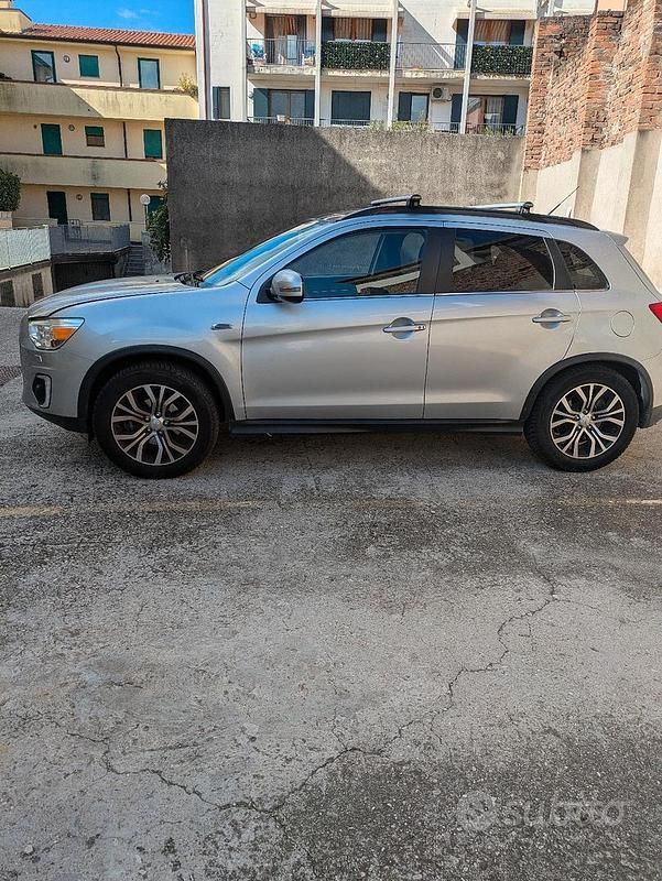 Grigio Usata 2016 Mitsubishi ASX SUV | 9000 € (Buon prezzo) - Immagine 1/4