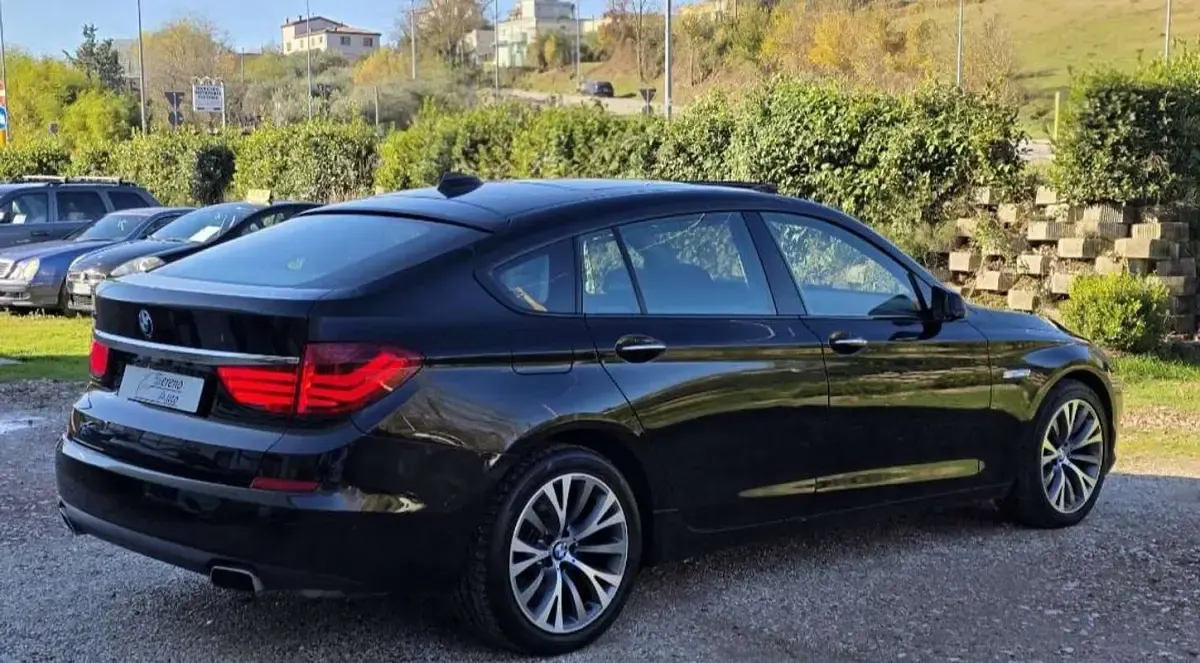 Usata BMW 550 Gran Turismo 408 CV (300 kW) 2010 Nero Coupé