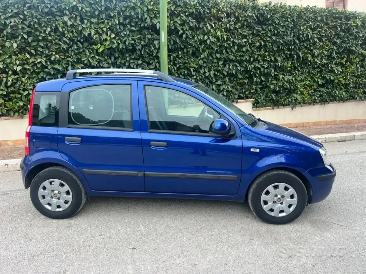 Usata Fiat Panda Dynamic 60 CV (44 kW) 2010 Bluazzurro Utilitaria