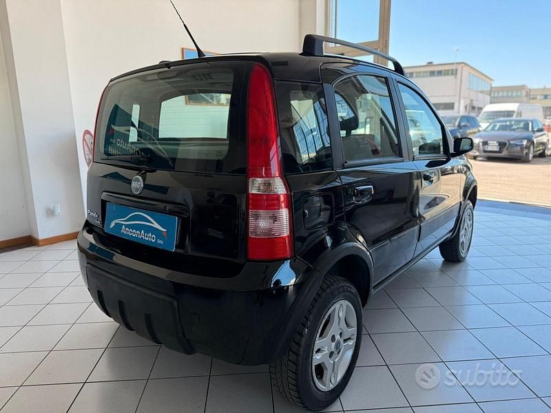 Usata Fiat Panda 4x4 60 CV (44 kW) 2006 Nero Utilitaria
