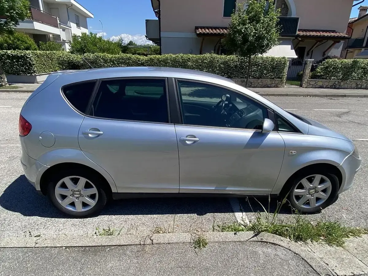 Usata Seat Altea Reference 102 CV (75 kW) 2007 Grigio Monovolume