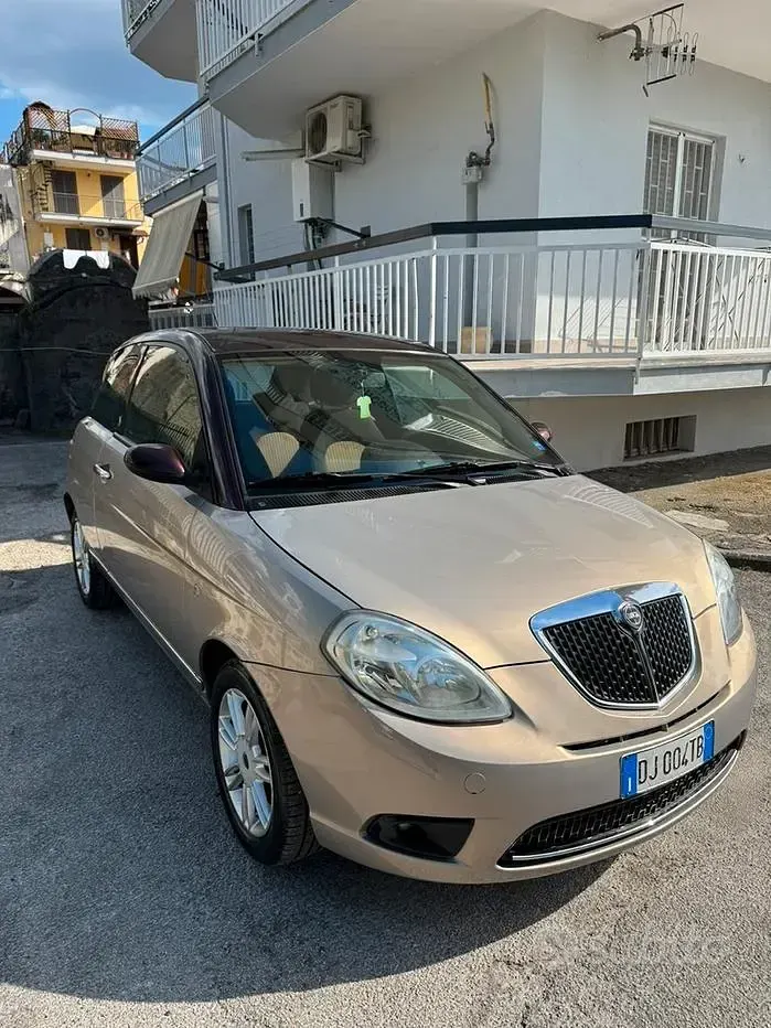 Usata Lancia Ypsilon 60 CV (44 kW) 2007 Grigio Utilitaria
