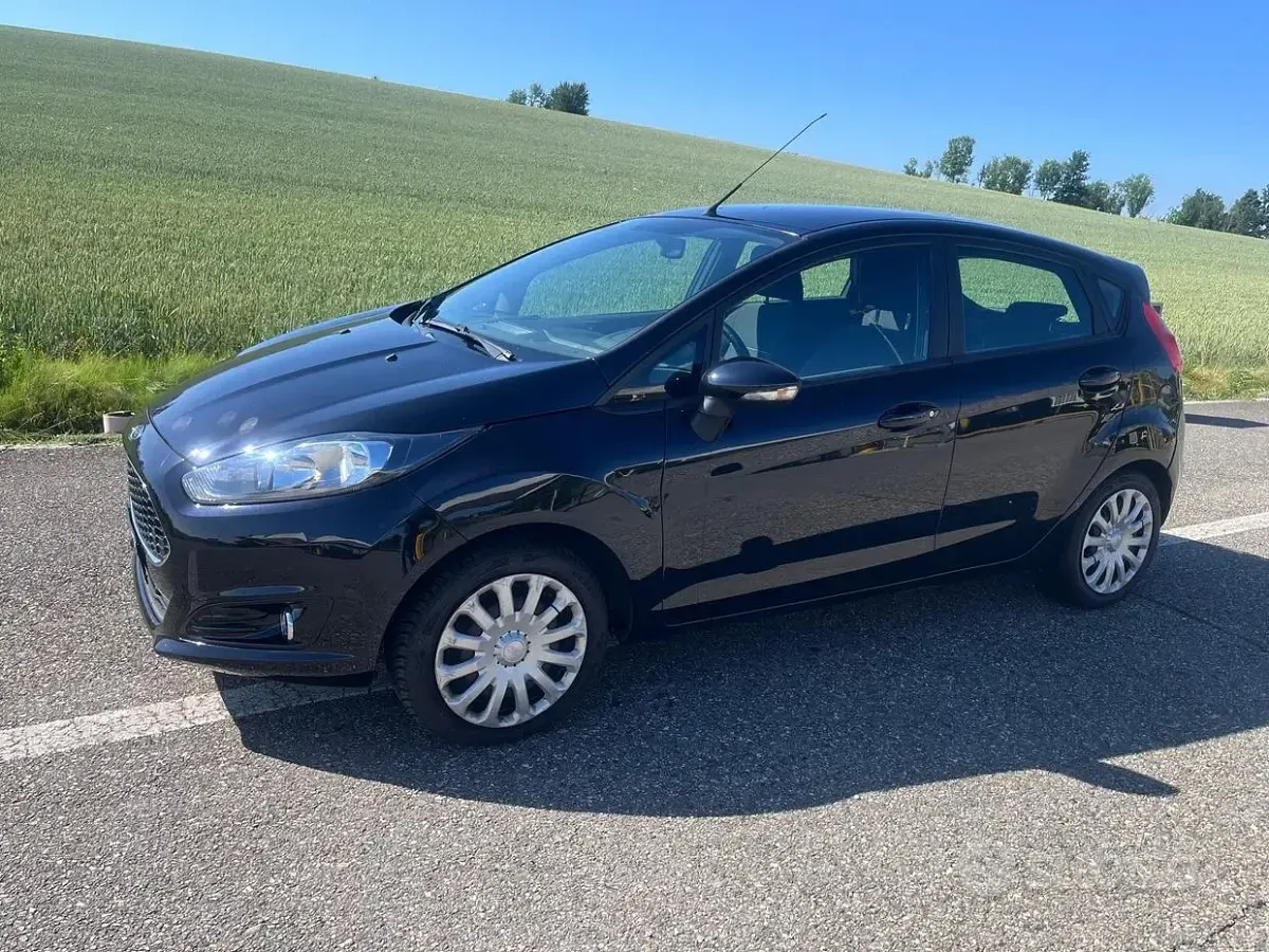 Usata Ford Fiesta Titanium 100 CV (73 kW) 2016 Blu Utilitaria