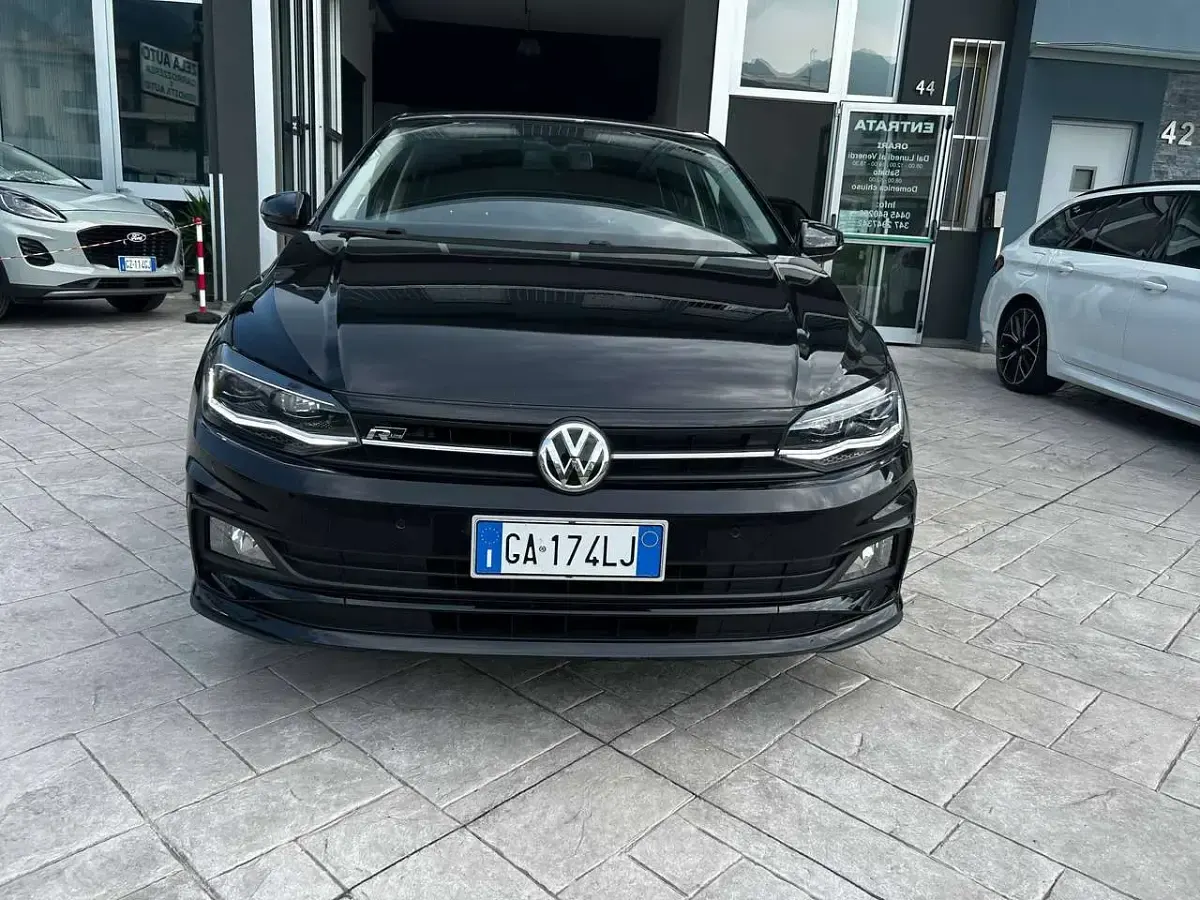 Usata VW Polo Sportline 90 CV (66 kW) 2020 Nero Utilitaria