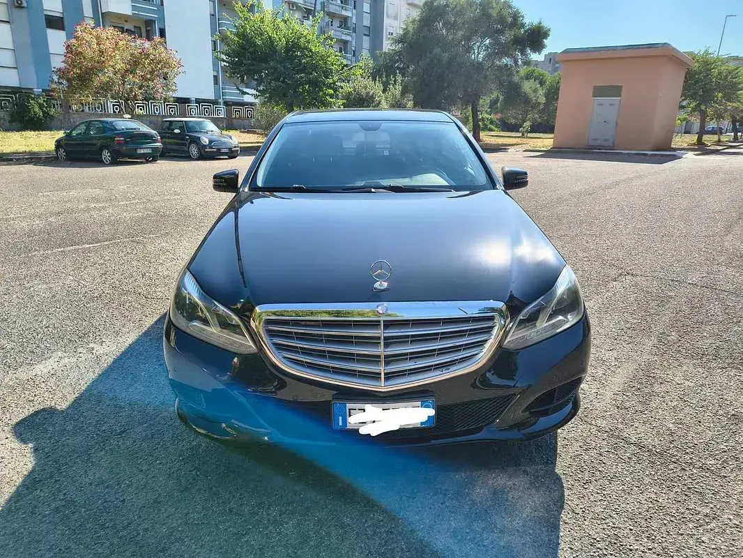 Usata Mercedes E200 Business 136 CV (100 kW) 2015 Nero Berlina