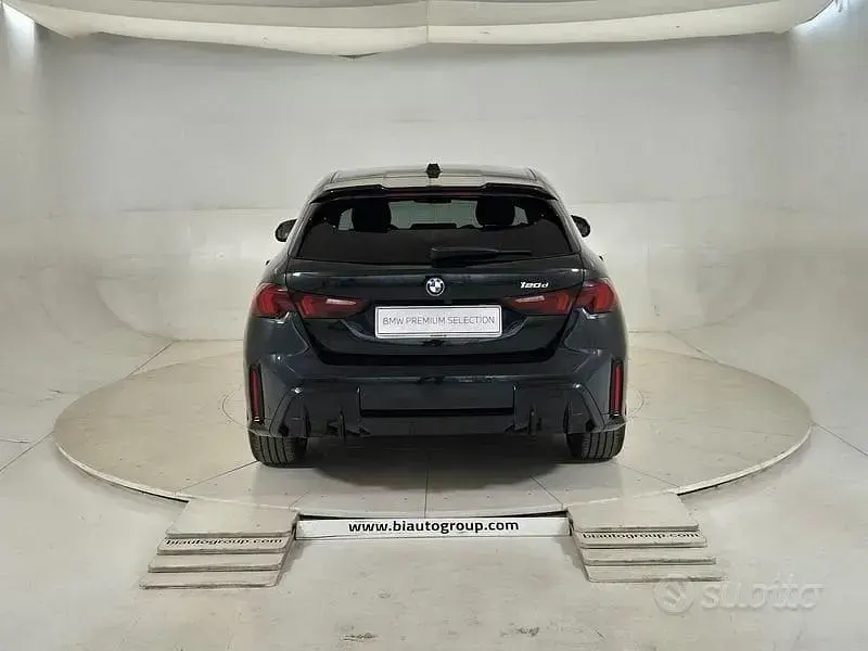Usata BMW 120 Performance 163 CV (119 kW) 2025 Nero Utilitaria