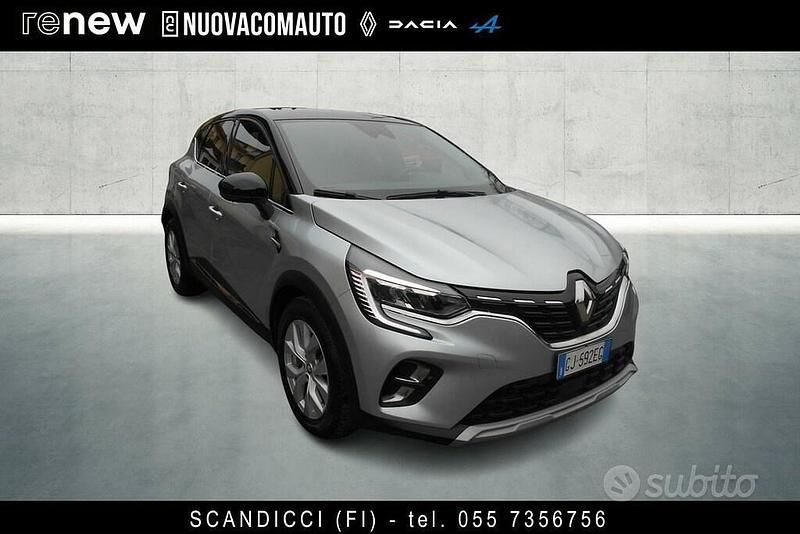 Usata Renault Captur Intens 160 CV (117 kW) 2022 Argento SUV