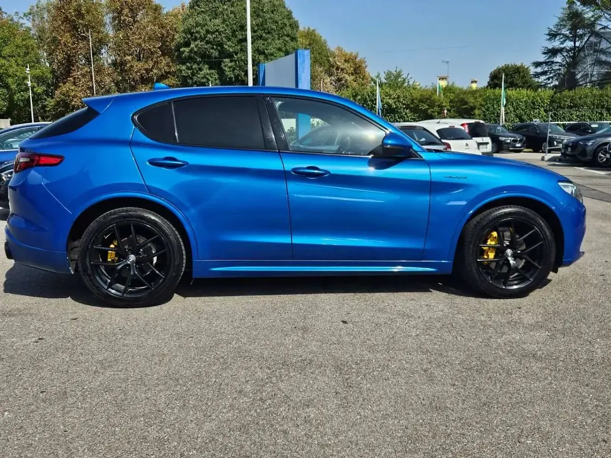 Usata Alfa Romeo Stelvio Veloce 209 CV (153 kW) 2021 Blu/azzurro SUV