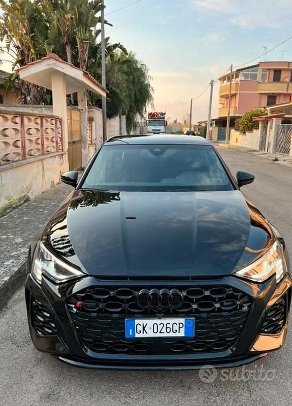 Usata 2022 Audi RS3 Performance Due volumi | 59.000 € (Cara) - Immagine 1/4