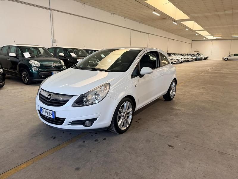 Usata Opel Corsa Sport 75 CV (55 kW) 2009 Bianco Utilitaria