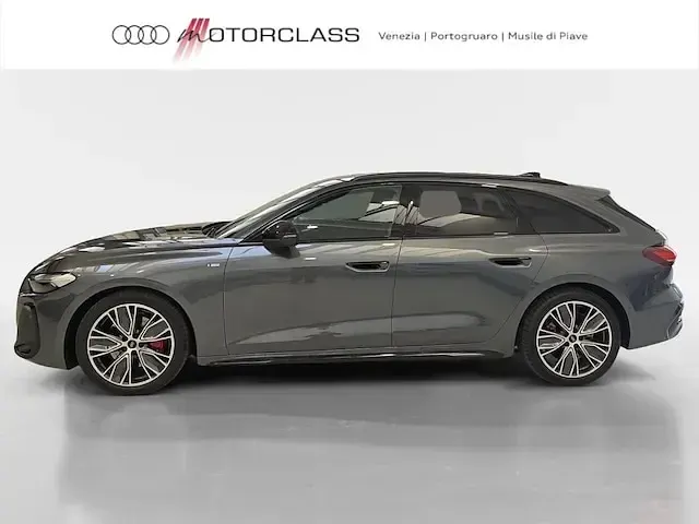 Nuova Audi A5 S-Line 204 CV (150 kW) 2025 Grigio Station wagon
