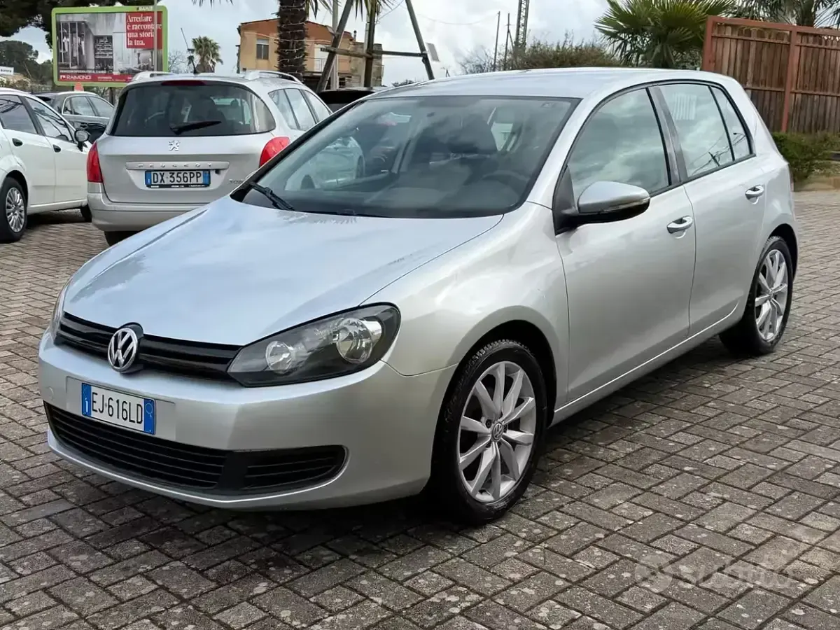 Begagnad VW Golf VI Comfortline 105 HK (77 kW) 2011 Grå Halvkombi